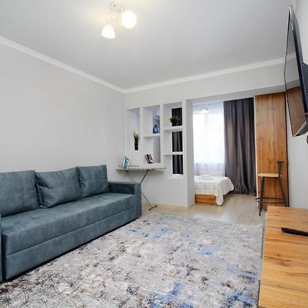Cozy Studio In The Best Area! 3 Almaty Ngoại thất bức ảnh