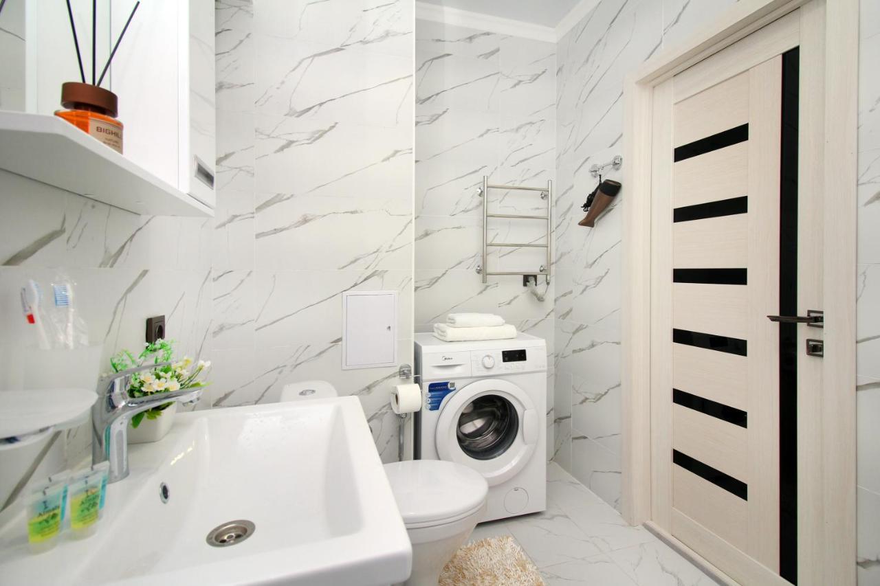Cozy Studio In The Best Area! 3 Almaty Ngoại thất bức ảnh